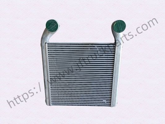 Kleiner Zwischenkühler WG9925530127 für SINOTRUK HOWO A7 SITRAK C7H Lkw-Wassertankteile